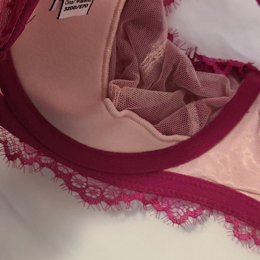 🥳LAST ONE 32DD🥳BUY 1 GET 1 FREE VICTORIA SECRET DREAM ANGELS BRA - Picture 9 of 11